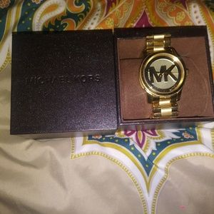 Women's Michael Kors Watch w/receipt